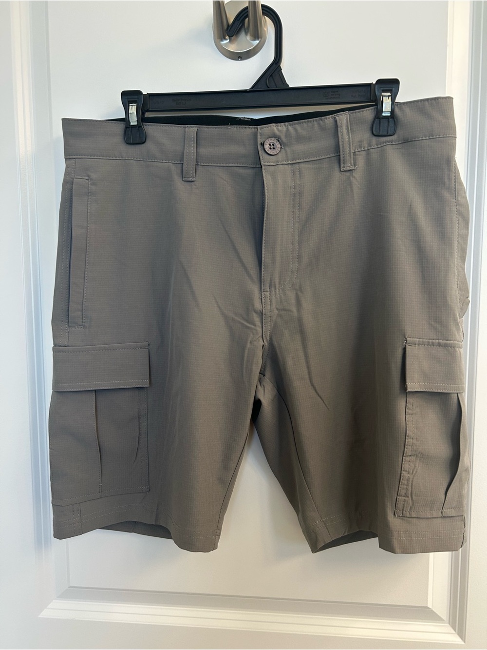 Men's Element Cargo Shorts in Taupe